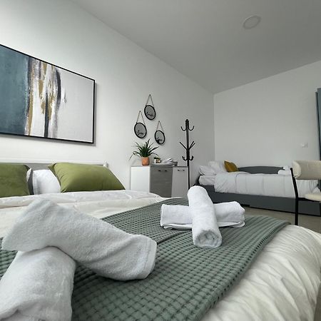 Aiolos Chania Center Luxury Apartment Near The Garden Exterior photo